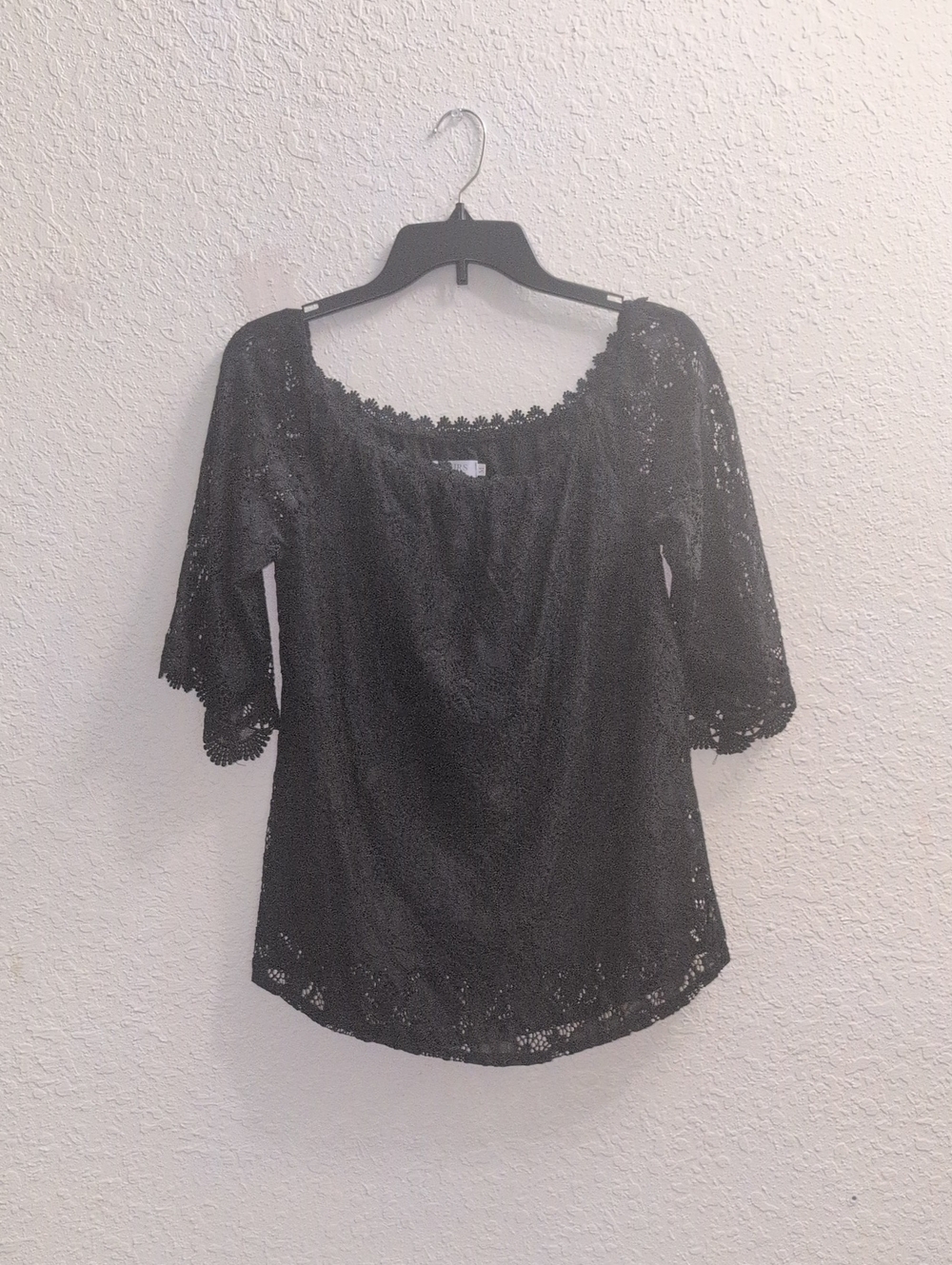 🖤 Black Lace Cold Shoulder Top | Scalloped Trim | Size M | OURS 🖤 Like New 🖤
